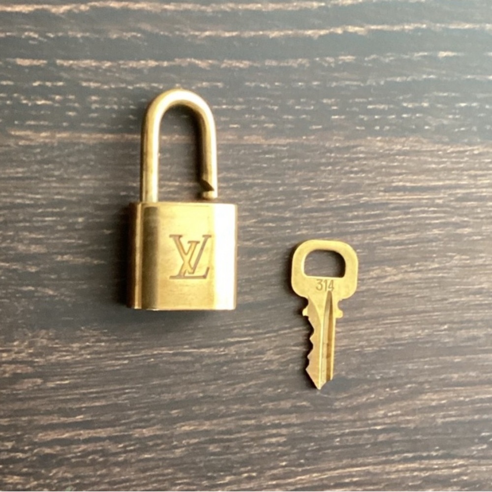 LV #314 Lock & Key Set LOUIS VUITTON